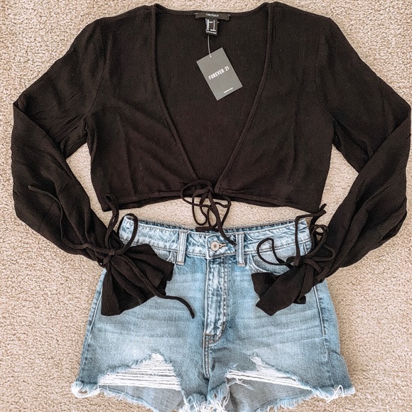 Forever 21 Tops - Forever 21 black woven top